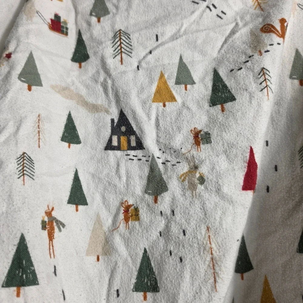 Crate & Kid Organic Crib Fitted Sheet Holiday Present Winter Forest Animal 28x52